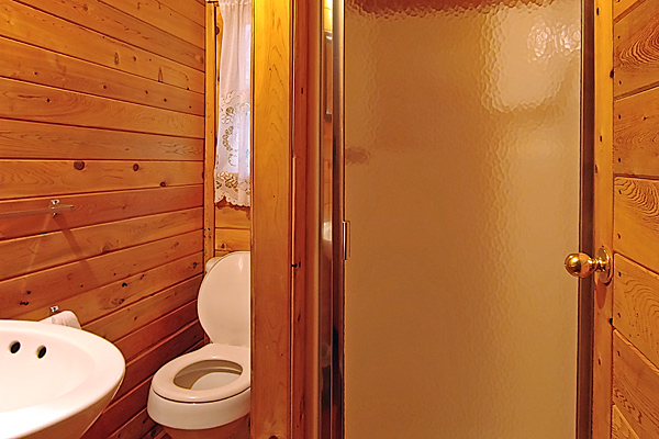 Deluxe Cabin 5 Bathroom